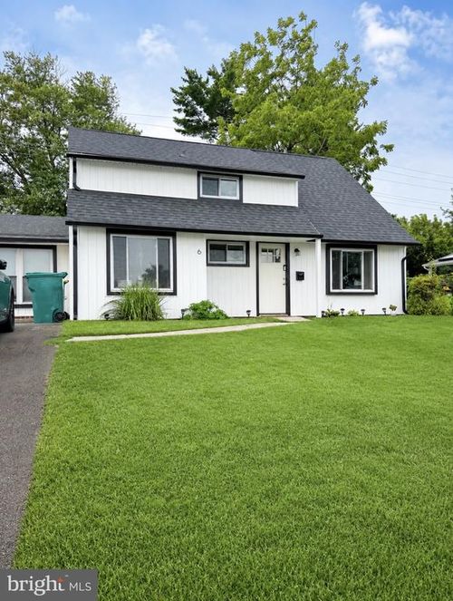 6 Roundwood Ln, LEVITTOWN, PA, 19055-1429 | Card Image