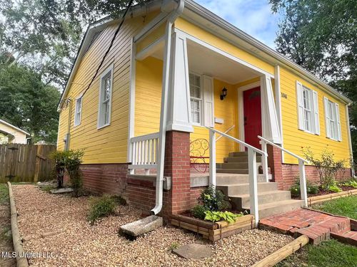 1046 Whitworth St, Jackson, MS, 39202-2745 | Card Image