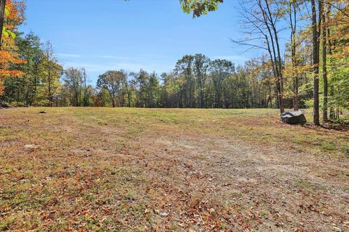 1070 Long Meadow Rd, Middlebury, CT, 06762-3515 | Card Image