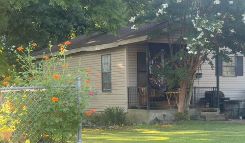 384 N Manassas St, Memphis, TN, 38105-2913 | Card Image