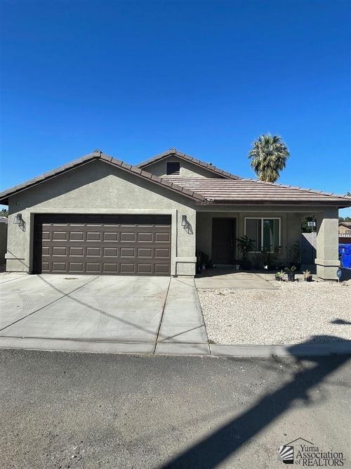 624 S Vaughn Ave, Yuma, AZ, 85364-2551 | Card Image
