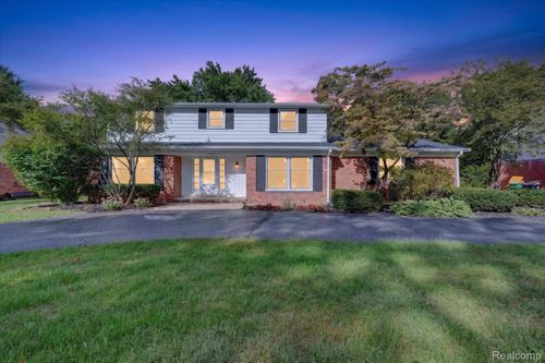 29653 Club House Ln, Farmington Hills, MI, 48334-2015 | Card Image