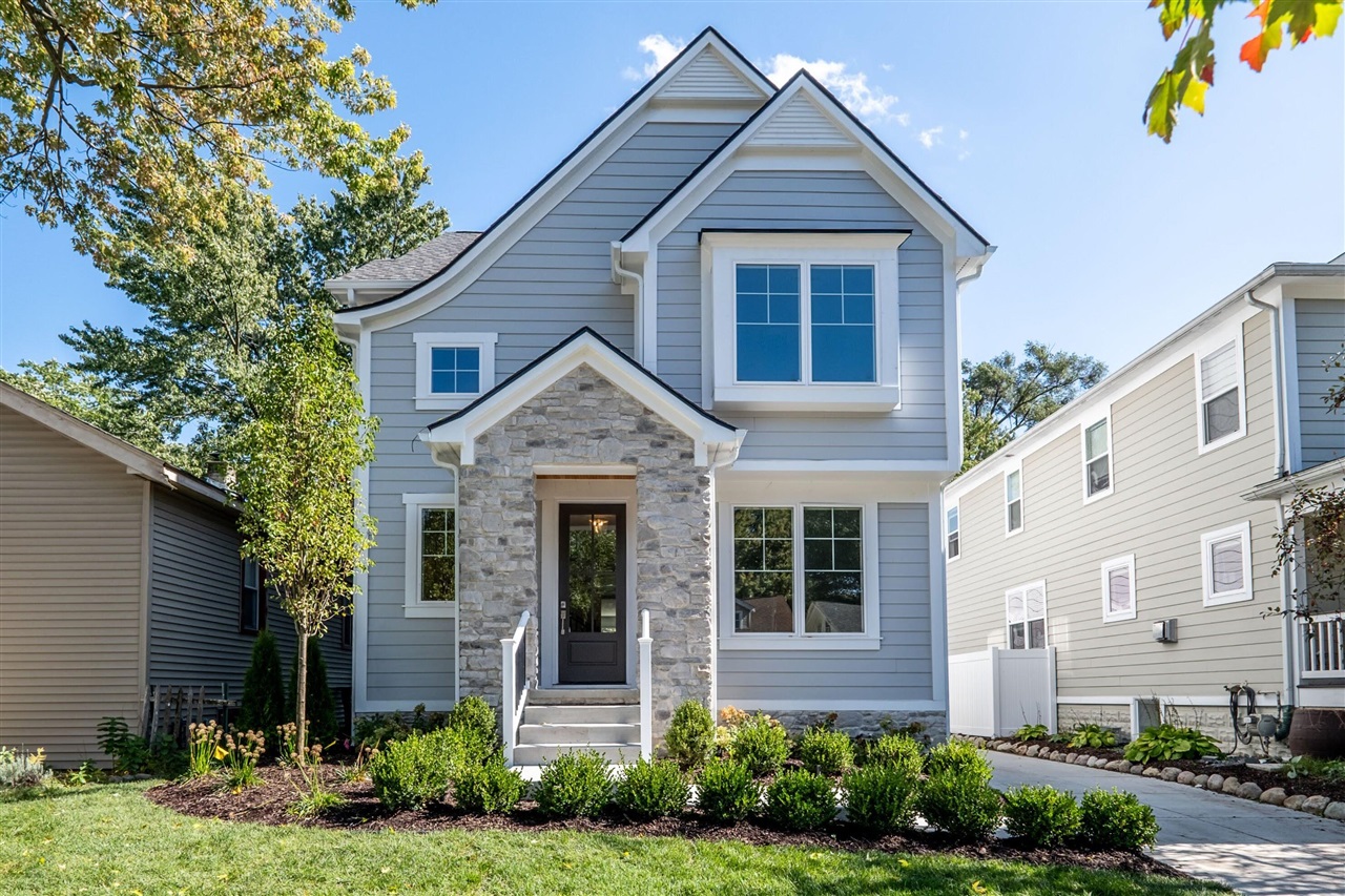 Bennaville Ave, Birmingham, MI 48009