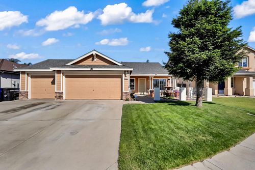 5432 Roselena Way, Keyes, CA, 95328-9704 | Card Image