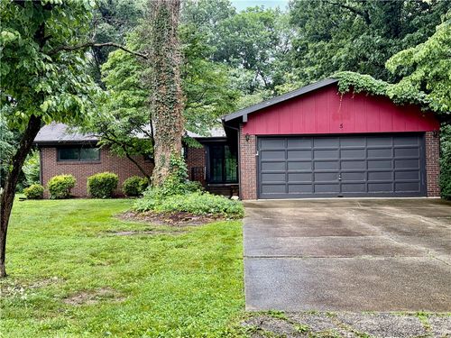 5 Woodland Dr, Effingham, IL, 62401-4522 | Card Image