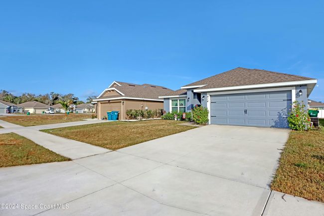 814 Moment St, House other with 4 bedrooms, 2 bathrooms and null parking in Cocoa FL | Image 4