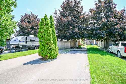 20A Brown Dr, Saint Catharines, ON, L2S3Z4 | Card Image