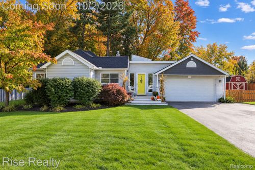 1870 Orchid St, Waterford, MI, 48328-1414 | Card Image