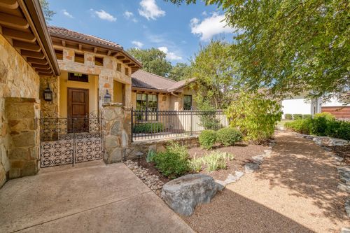 205 Flint Ridge Trl, Georgetown, TX, 78628-6947 | Card Image