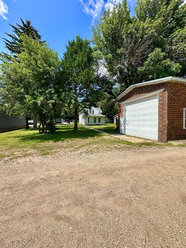 115 S Spring Ave, House other with 4 bedrooms, 1 bathrooms and null parking in Springfield MN | Image 46