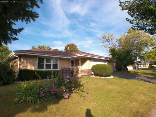 1523 David Ln, Waukesha, WI, 53189-7120 | Card Image