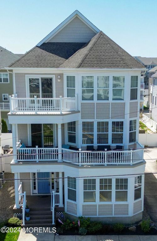 52 Seaview Ave, Long Branch, NJ, 07740-7423 | Card Image