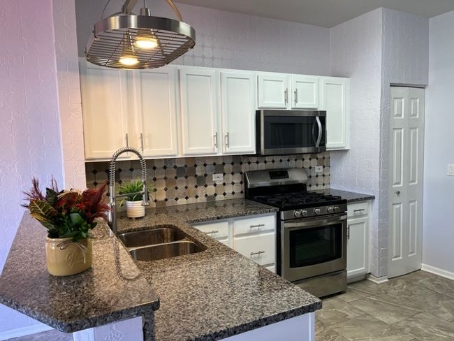 21148 W Cypress Ln, Townhouse with 2 bedrooms, 2 bathrooms and 2 parking in Plainfield IL | Image 11