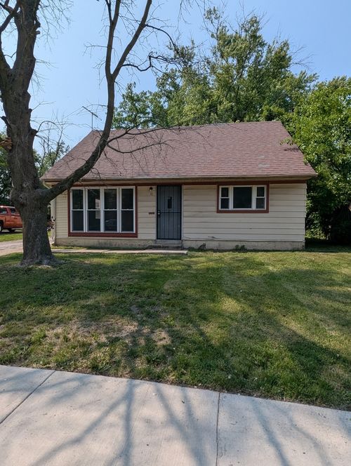 10 Apache St, Park Forest, IL, 60466-1434 | Card Image