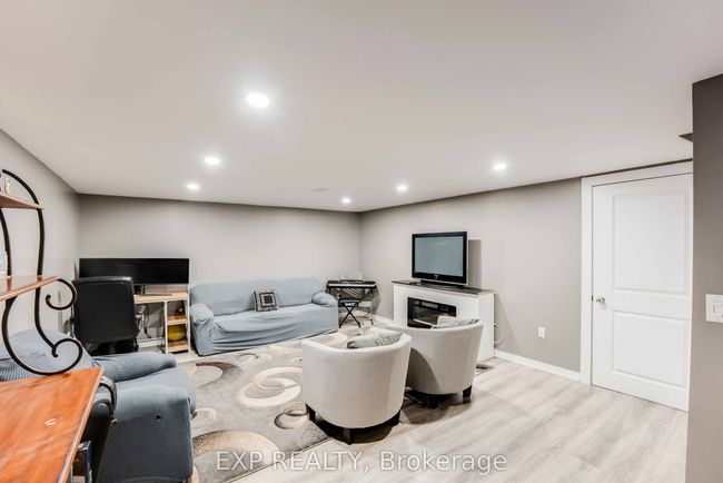 2757 Wedgewood Cres, House attached with 3 bedrooms, 2 bathrooms and 4 parking in Niagara Falls ON | Image 32