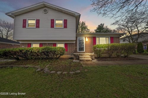 4302 Chenwood Ln, Louisville, KY, 40299-4015 | Card Image