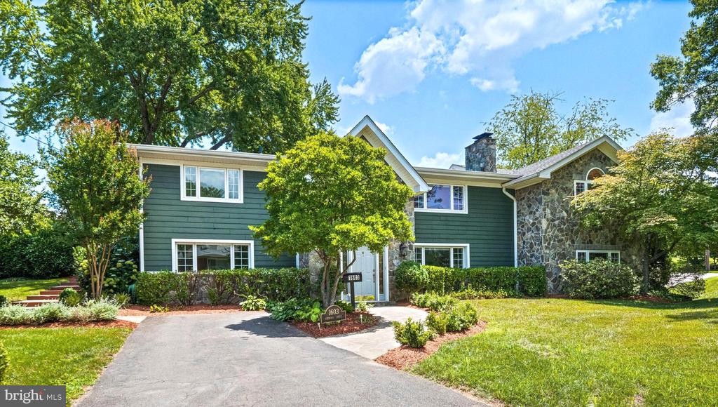 Residential in MCLEAN 4
