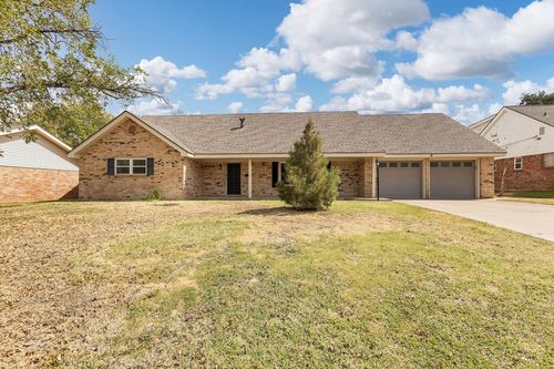 2803 W Dengar Ave, Midland, TX, 79705-6104 | Card Image