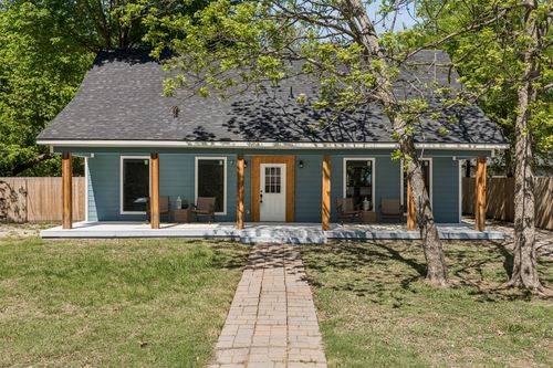 104 W 2nd St, Waxahachie, TX, 75165-2516 | Card Image