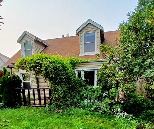 6810 W 95th Pl, Oak Lawn, IL, 60453-2108 | Card Image