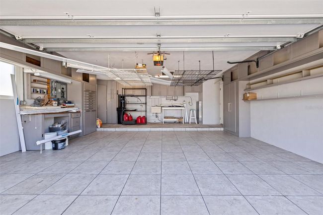 Garage | Image 23