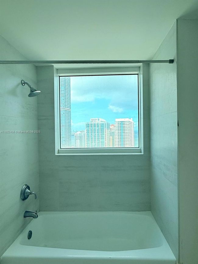 APT-3306 - 1250 S Miami Ave, Condo with 3 bedrooms, 2 bathrooms and null parking in Miami FL | Image 19