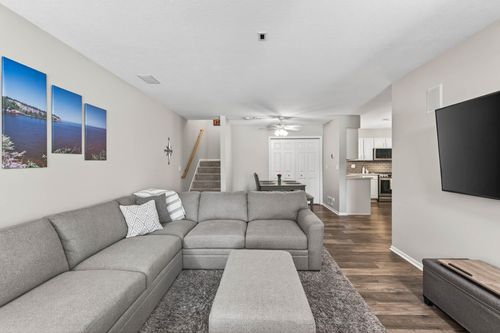 5614 138th St N, Hugo, MN, 55038-8200 | Card Image