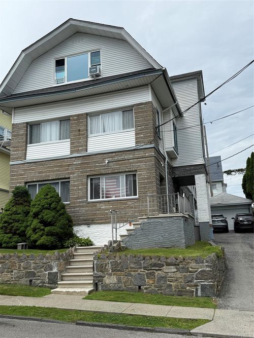 51 Tower Pl, Yonkers, NY, 10703-2264 | Card Image