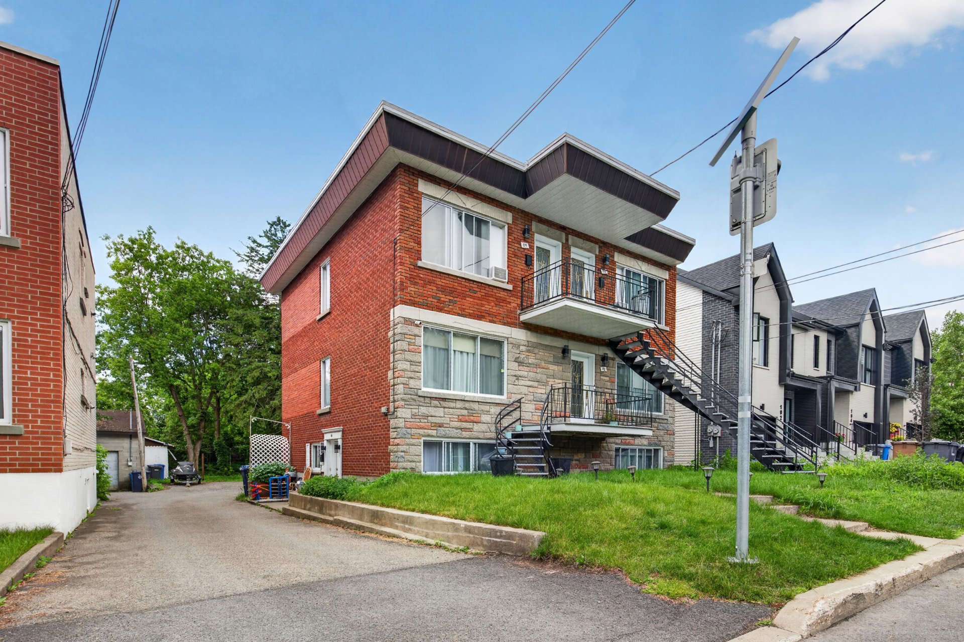 Residential Income in Laval (Laval-des-Rapides) 5
