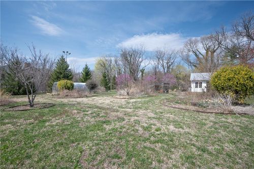 120 Rawley Ave, Mount Airy, NC, 27030-3529 | Card Image