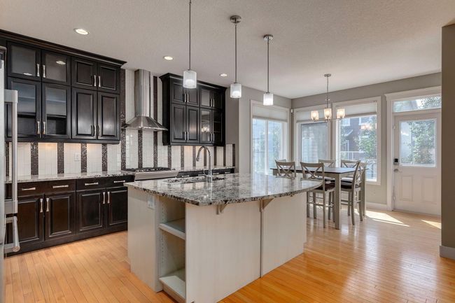 310 Kingsbury View Se, House other with 4 bedrooms, 4 bathrooms and 5 parking in Airdrie AB | Image 8