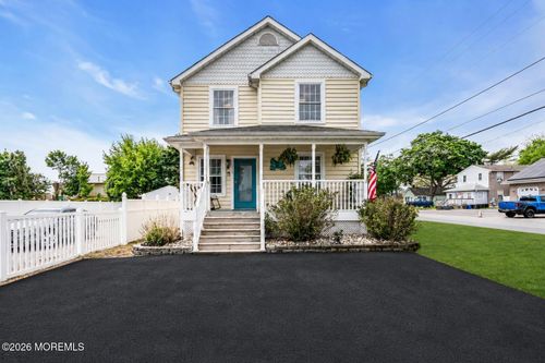 111 Chestnut St, Forked River, NJ, 08731-4240 | Card Image