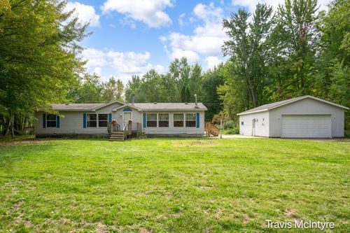 590 22 Mile Rd, Kent City, MI, 49330-9416 | Card Image