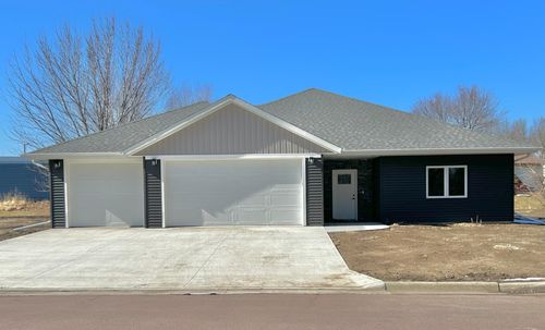 113 Gage Ave Se, Madelia, MN, 56062-2021 | Card Image