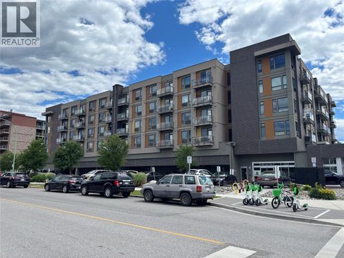 638-925 Leon Ave, Kelowna, BC, V1Y0E5 | Card Image