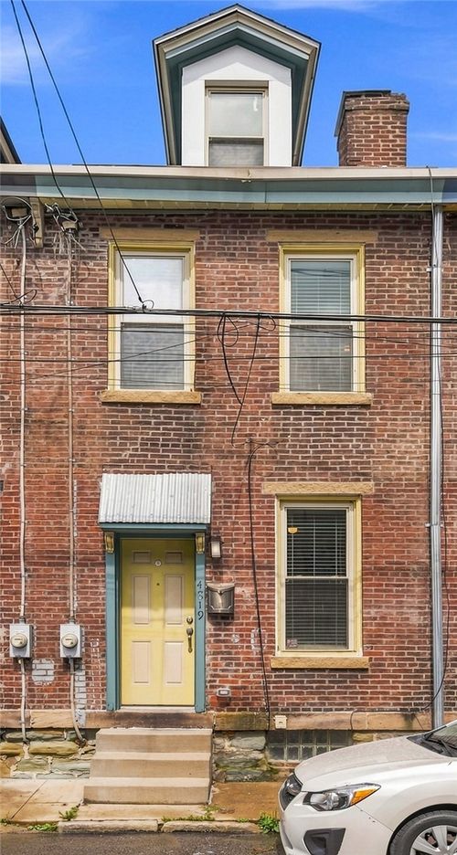 4819 Blackberry Way, Pittsburgh, PA, 15201-2713 | Card Image