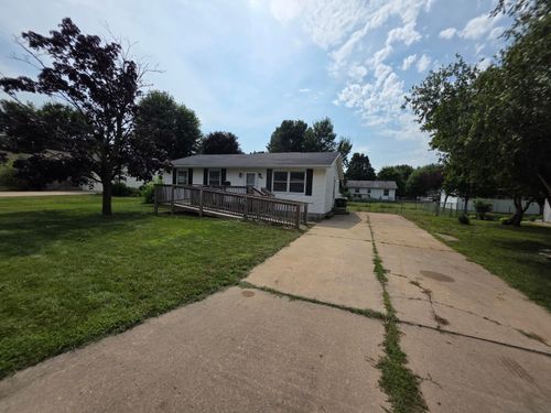 543 Sycamore St, SAUK CITY, WI, 53583-1351 | Card Image