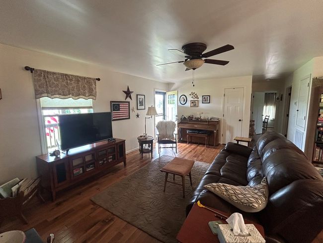 3950 Boyd Rd, House other with 2 bedrooms, 2 bathrooms and null parking in Draper VA | Image 13