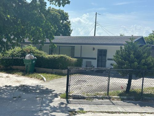 4301 Nw 171st St, Miami Gardens, FL, 33055-4335 | Card Image