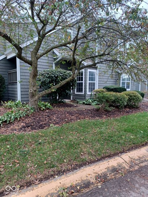 7717 Harbour Isle, Indianapolis, IN, 46240-3460 | Card Image