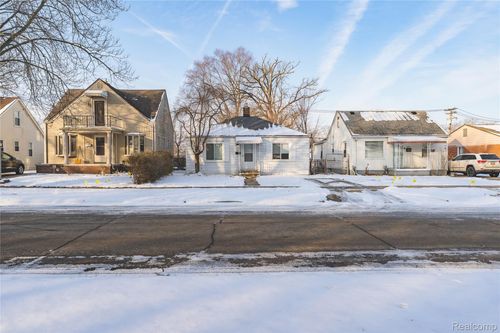 4524 Fleming St, Dearborn Heights, MI, 48125-3328 | Card Image