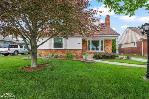 20631 Wedgewood Dr, Grosse Pointe Woods, MI, 48236-1562 | Card Image
