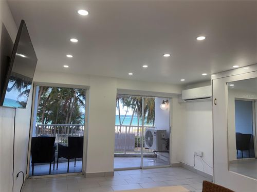 105-4633 Ave Isla Verde, Carolina, PR, 00979-5301 | Card Image