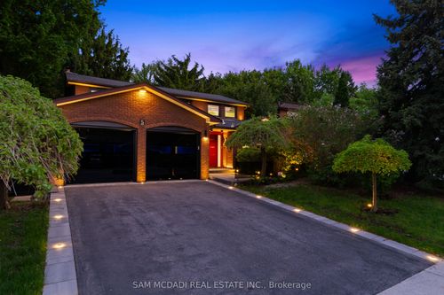 5 Canterbury Crescent, Etobicoke, ON, M9A5A4 | Card Image