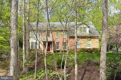 3706 Rust Rd, Annandale, VA, 22003-1527 | Card Image
