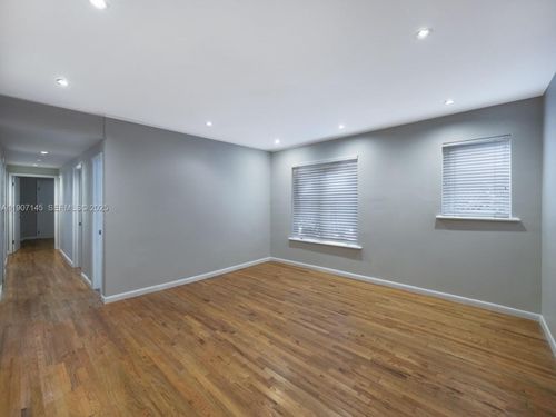 apt-4-1018 Meridian Ave, Miami Beach, FL, 33139-8315 | Card Image