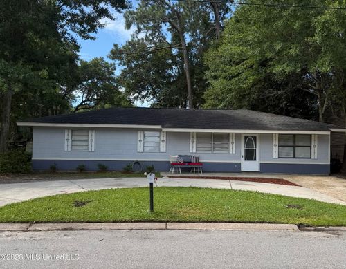 121 Linda Cir, Ocean Springs, MS, 39564-4111 | Card Image