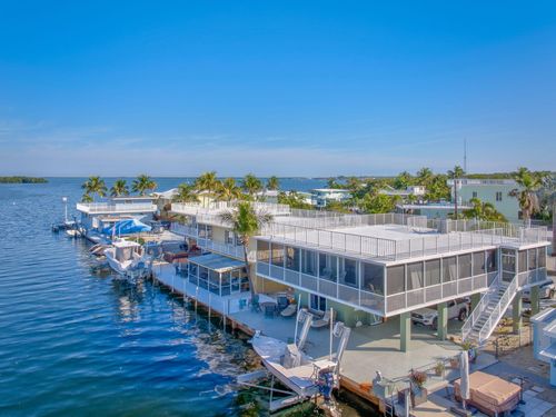 233 Ann Bonny Dr, Key Largo, FL, 33037-2365 | Card Image