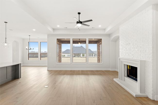 19. 160 Waterview - Family | Image 9