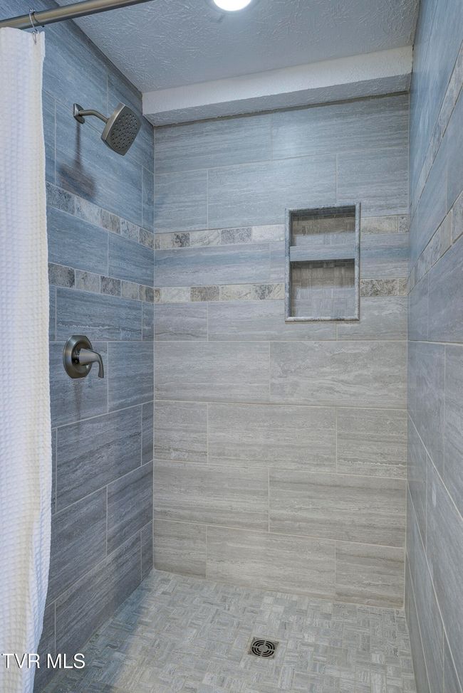 New Tile Shower / Never Used | Image 29